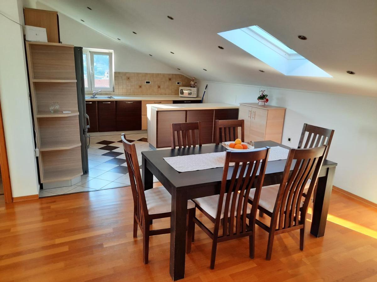 Apartman Martina Palit Exterior photo